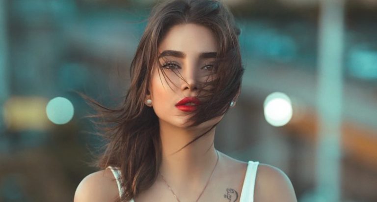 10 Redenen Waarom Het Lastiger Is Voor Sterke Vrouwen Om Liefde Te Vinden