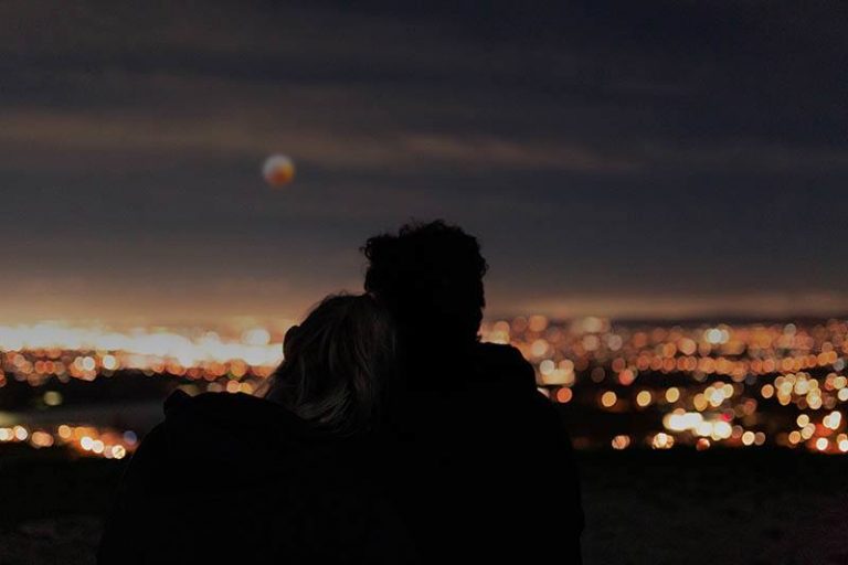 Misschien Heb Ik Het Verkeerd, Maar Die Ouderwetse Manier Van Liefde Is Het Enige Wat Ik Wil