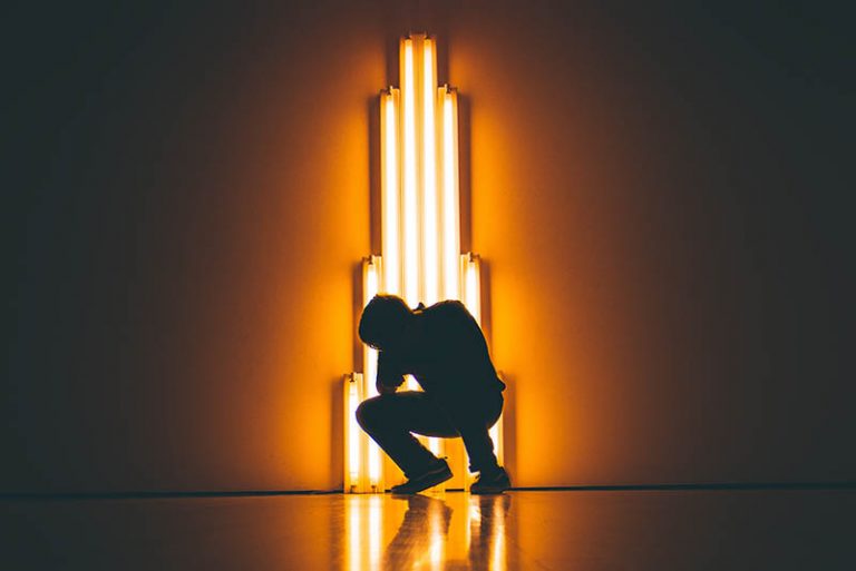 Hoe Je Een Narcist Pijn Kunt Doen: 11 Subtiele Tegenstoten Om Ze Hard Pijn te Doen