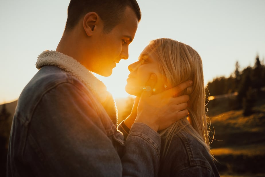 De 14 Meest Romantische Signalen Van Liefde Op Het Eerste Gezicht