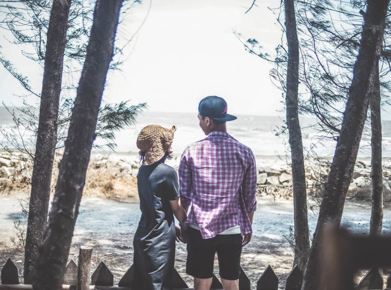 Echte Mannen Beschermen Hun Vrouw, Ze Mishandelen Haar Niet