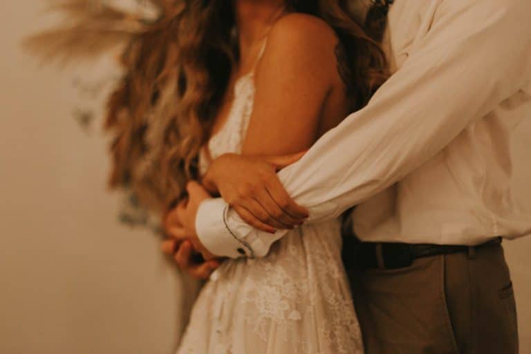 Date Iemand Die Daadwerkelijk Achter Jou Aan Zit