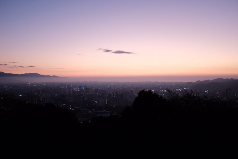 De Handleiding Voor Engelen Getallen: Waarom Je Engelachtige Getallenreeksen Blijft Zien