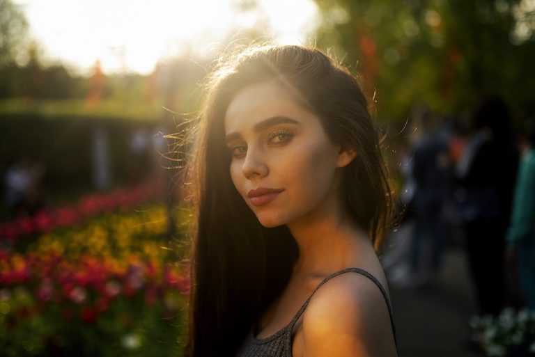 Ze Is Niet Bang Om Verliefd Te Worden, Ze Is Bang Om Voor De Verkeerde Te Vallen