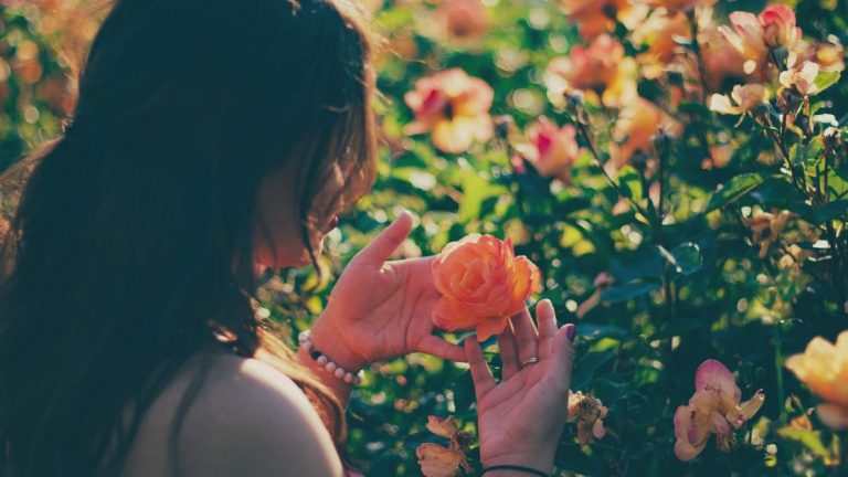 Ze Heeft Slechts Iemand Nodig Die Er Voor Haar Is Zoals Zij Er Altijd Voor Anderen Is Geweest