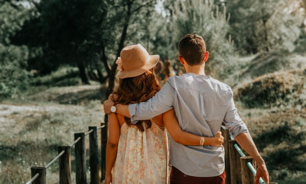 Echte Mannen Houden Van Je Met Echte Daden, Niet Met Loze Woorden