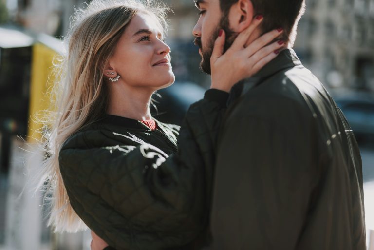 Als Twee Mensen Bij Elkaar Horen, Zullen Ze De Weg Naar Elkaar Terugvinden