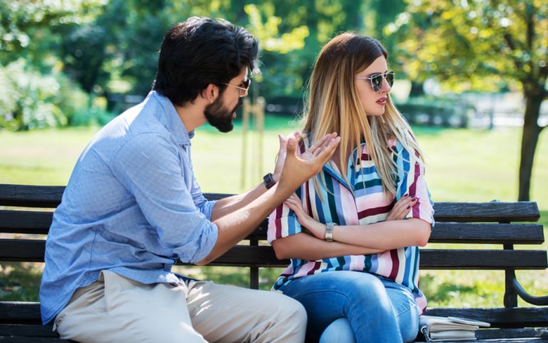 12 Waarschuwingssignalen Dat Hij Emotioneel Niet In Balans Is