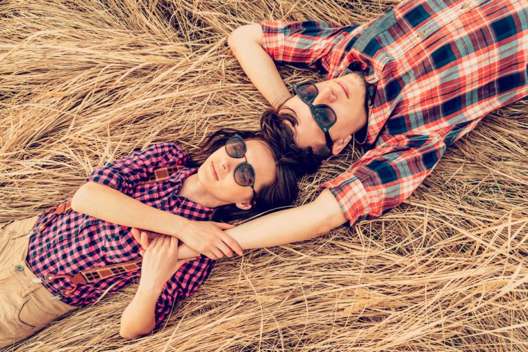 Zielsverwanten Vinden Elkaar Door Middel Van Oogcontact: Dit Zijn De Signalen Dat Jij De Jouwe Hebt Gevonden