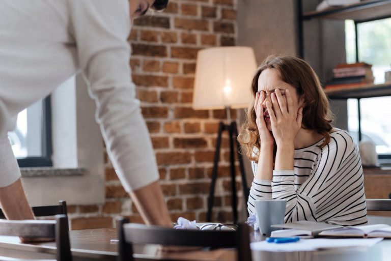 De 8 Meest Gebruikelijke Signalen Van Manipulatie Binnen Een Relatie