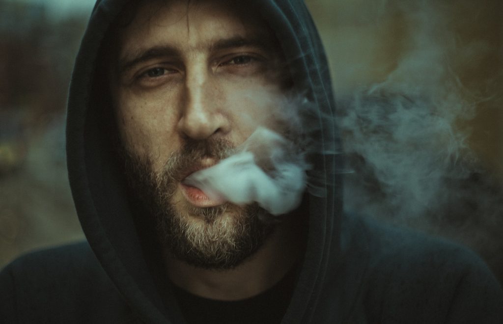7 Signalen Dat Het ‘Love Bombing’ Is En Geen Echte Liefde