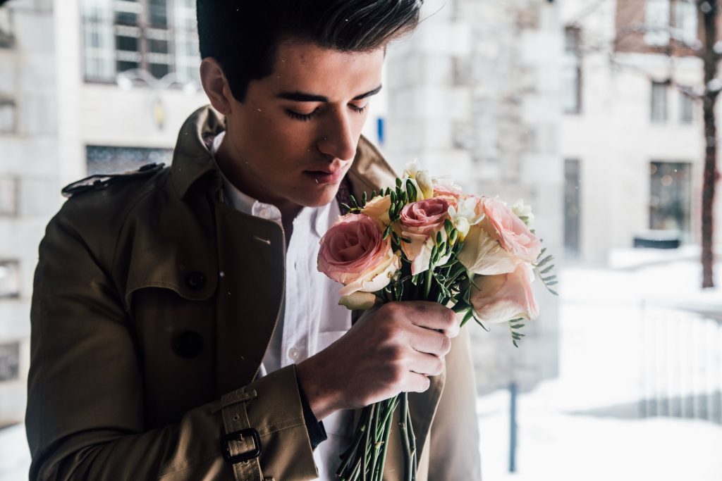 7 Signalen Dat Het ‘Love Bombing’ Is En Geen Echte Liefde
