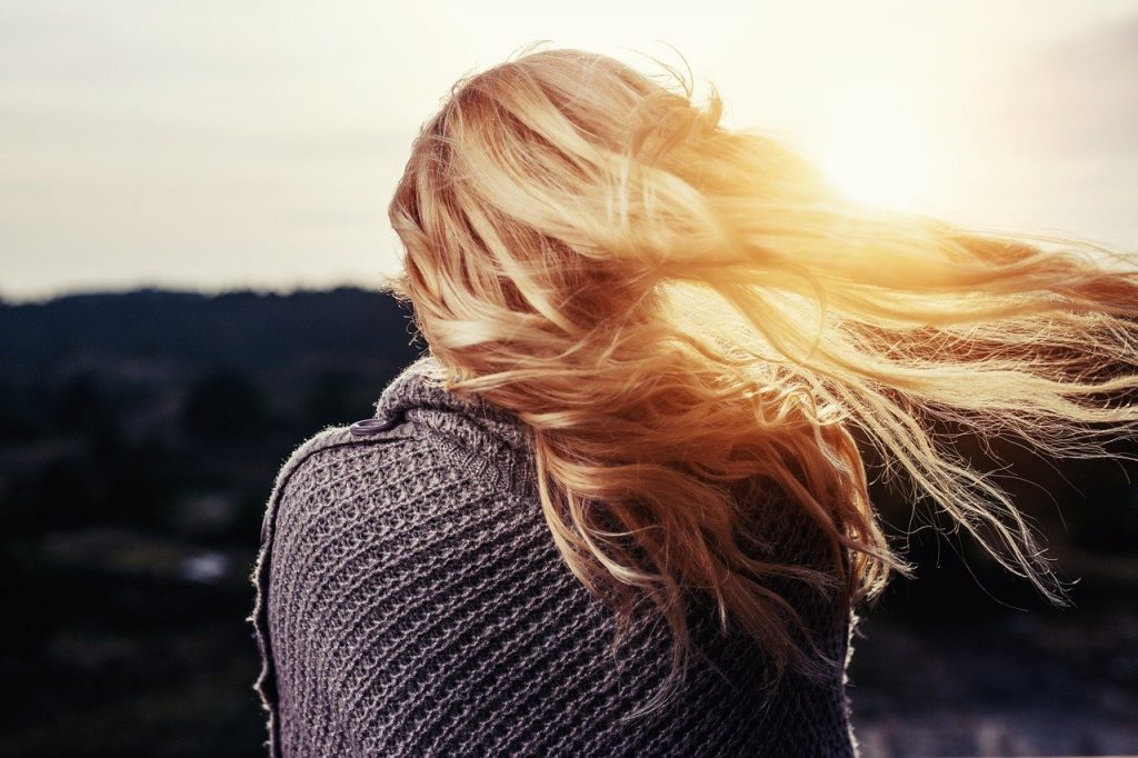 Een Sterke Vrouw Smeekt Niet, Ze Dwingt Niet En Ze Gaat Niet Achter Je Aan — Ze Loopt Gewoon Weg