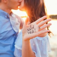 Dit Is Waarom Je Je Relatie Van Social Media Moet Houden