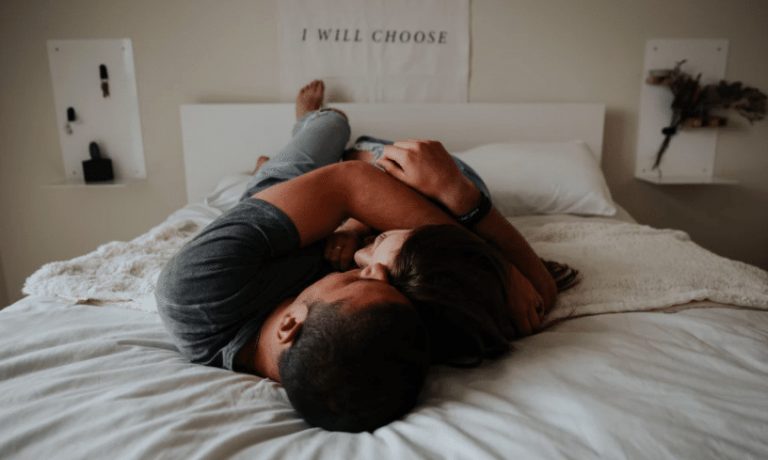 De 10 Voordelen Van Naast Je Geliefde Slapen