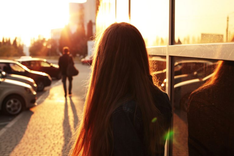 11 Hartverscheurende Signalen Dat Je Voor Hem Nooit Een Prioriteit Zal Zijn