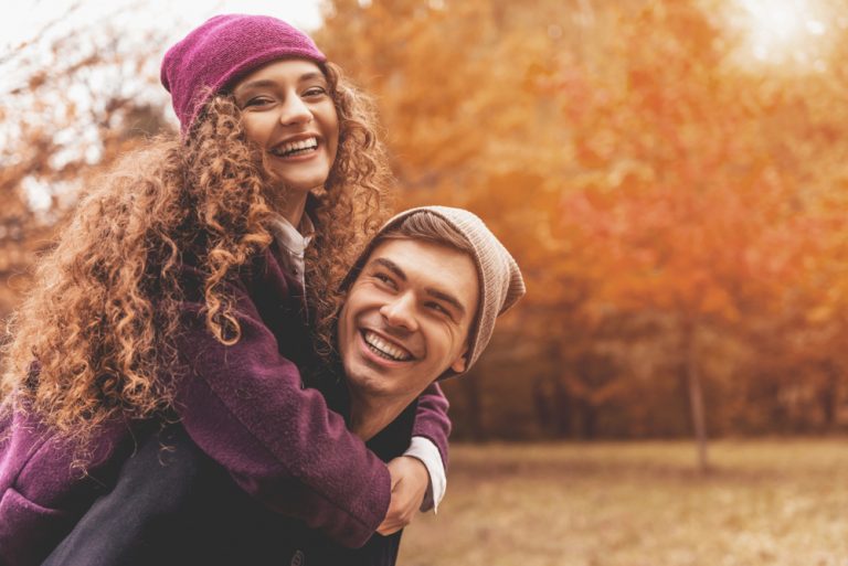 Wanneer Gaat Een Man Voor Je? 15 Signalen Die Zijn Interesse Verraden