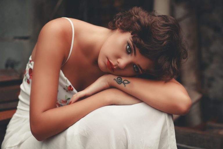 Als Je Merkt Dat Je Verslaafd Bent Aan Die Ene Onbereikbare Man, Lees Dan Dit