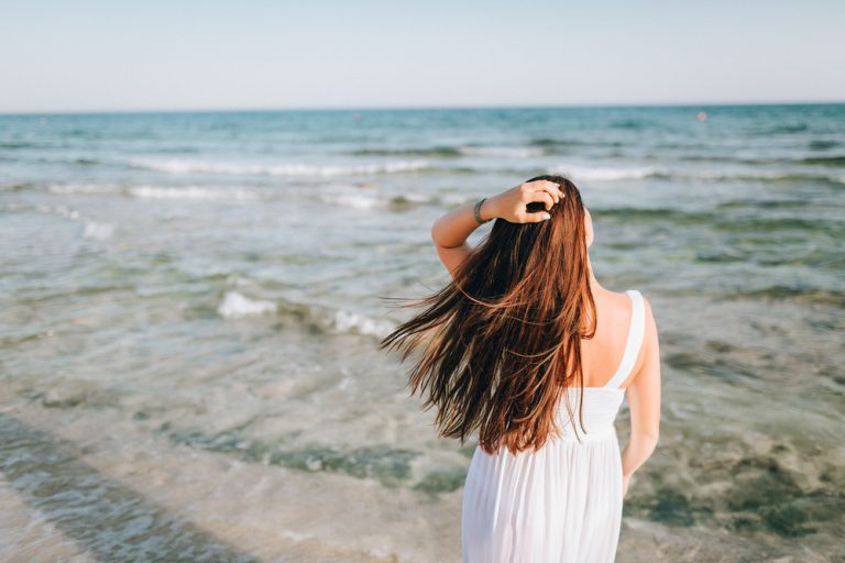 Een Sterke Vrouw Zal Nooit Iemand Achternazitten, Dwingen Of Smeken – Ze Zal Weglopen