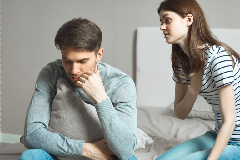 7 Dingen Waardoor Mannen Zich Onzeker Voelen Die Vrouwen Zich Niet Eens Beseffen