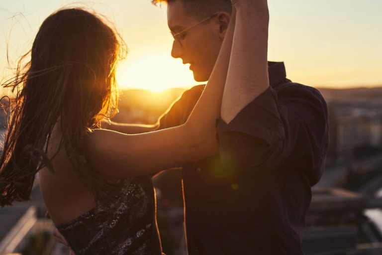 6 Ogenschijnlijk Groene Vlaggen In Een Relatie Die Eigenlijk Op Rood Staan