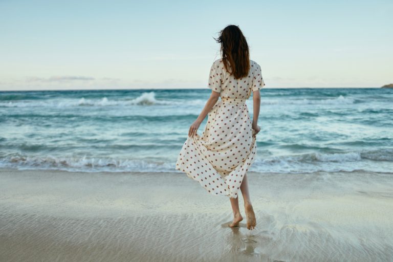 Aan Het Meisje Dat Zich Nog Steeds Afvraagt Of Ze Goed Genoeg Is