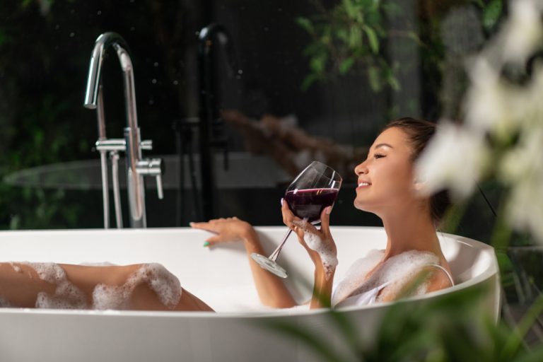 Een Sterke Vrouw Neemt Geen Wraak, Ze Laat Karma Het Vuile Werk Doen