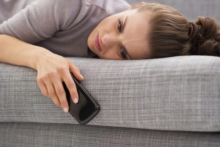 9 Tekenen Dat Hij Niet Om De Relatie Geeft