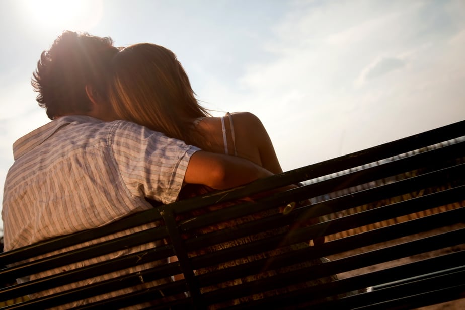 Hoe Weet Je Of Een Knuffel Romantisch Is 9 Dingen Om Op Te Letten