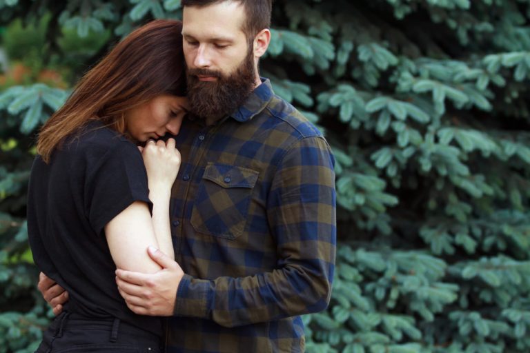 Hoe Het Is Om Van Een Meisje Met Verlatingsproblemen Te Houden