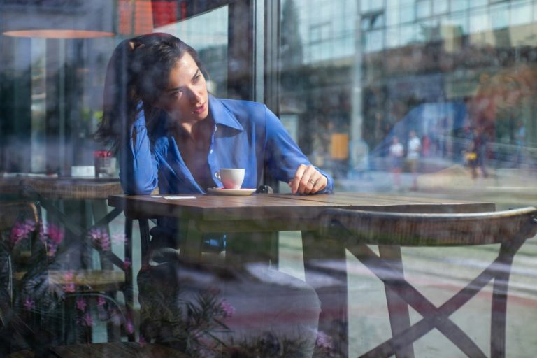 Aan Het Meisje Dat Nog Nooit “De Ware” Is Geweest