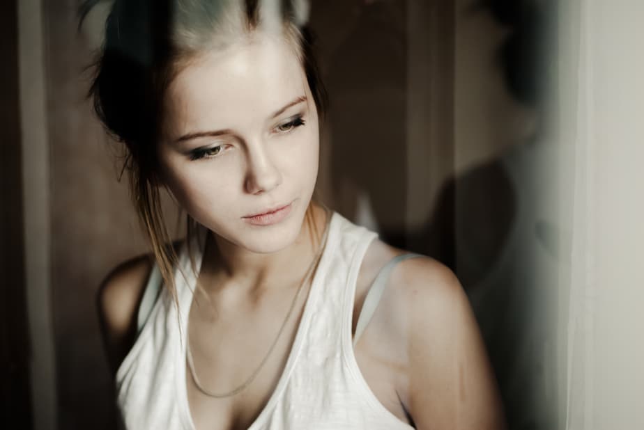 5 Dingen Waar Elk Meisje Dat Haar Pijn Verbergt Zich In Kan Herkennen