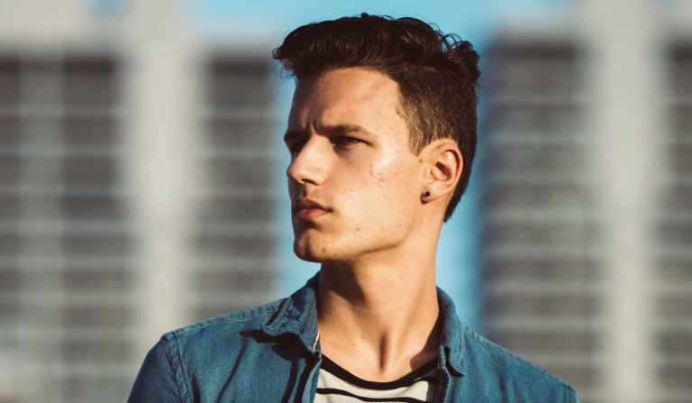 7 Tekenen Dat Hij Niet Hard To Get Speelt, Hij Speelt Gewoon Met Jou