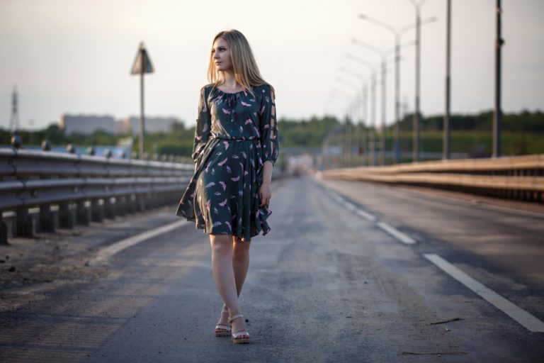 Een Sterke Vrouw Loopt Weg Als Ze Zich Ongewenst Voelt, Ze Zal Nooit Om Liefde Smeken