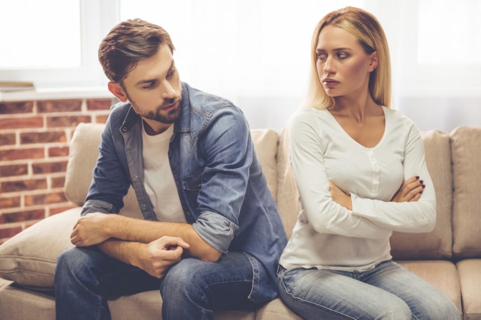 9 Tekenen Dat Je Een Ongelukkig Huwelijk Hebt en Op Iemand Anders Verliefd Bent