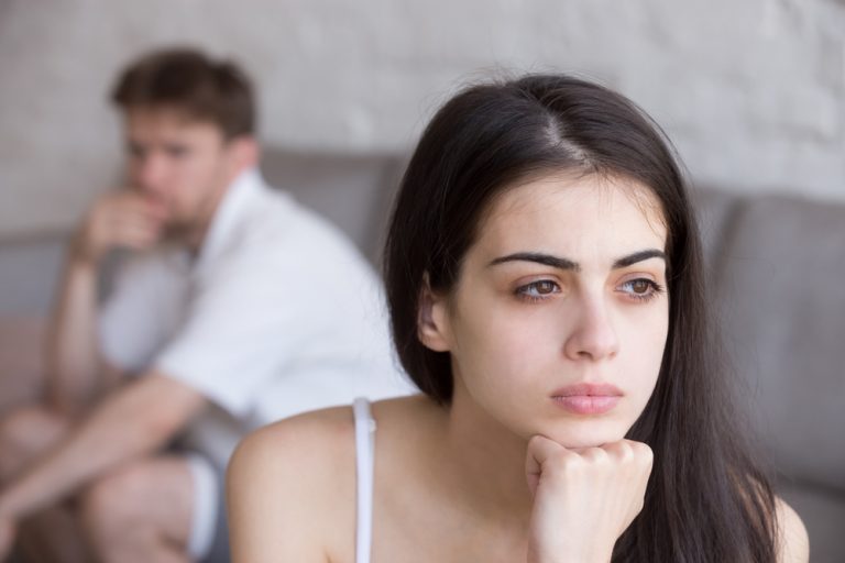 9 Tekenen Dat Je Een Ongelukkig Huwelijk Hebt en Op Iemand Anders Verliefd Bent