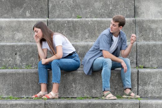 9 Dingen Waaraan Je Kunt Zien Dat Hij Je Aan Het Lijntje Houdt