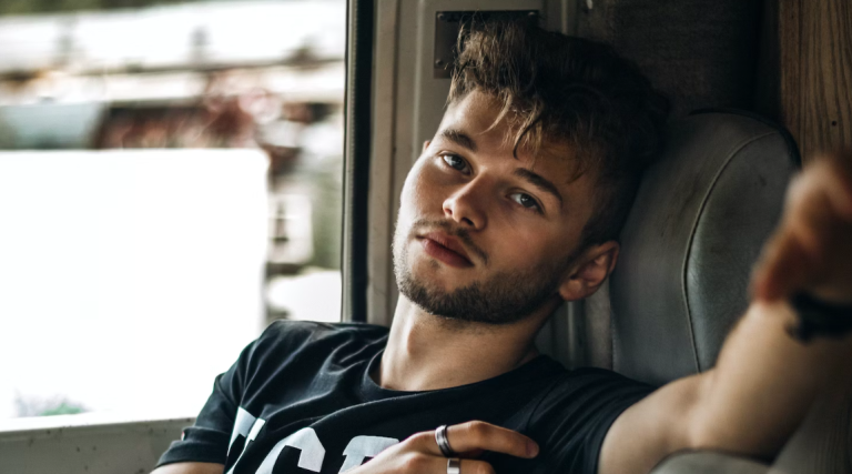 4 Manieren Waarop Een Narcist Je Charmeert Om Van Hem Te Houden