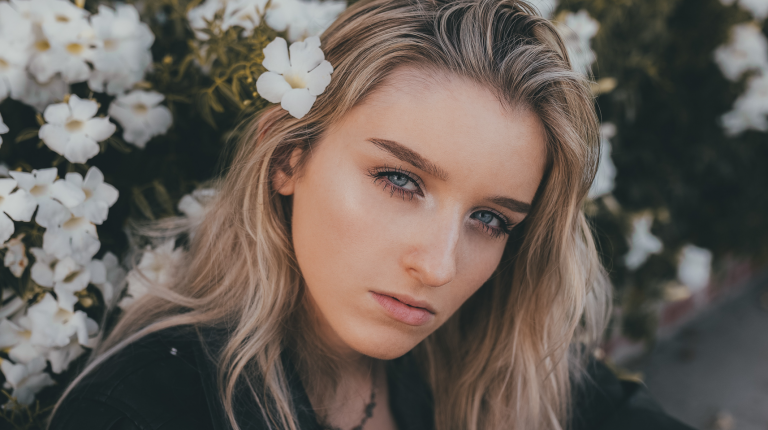 Aan De Meid Die Bang Is Is Om Weer Verliefd Te Zijn