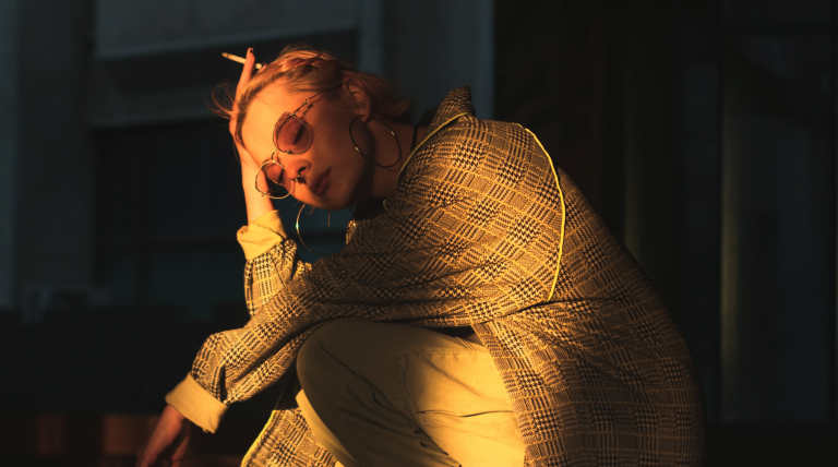 Aan Het Meisje Dat Probeert Te Herstellen Nadat Ze Bedrogen Is