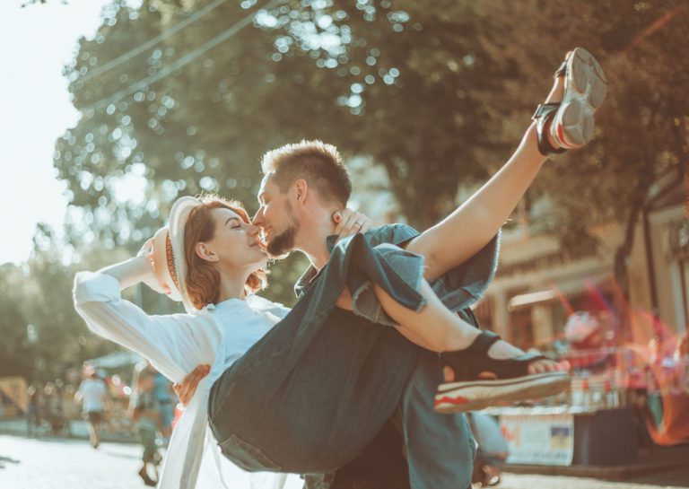 Ai Ai.. Je Bent Verliefd Op Je Beste Vriend Geworden: Wat Nu?