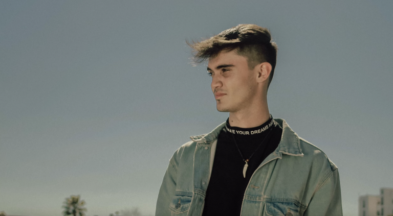 Micro-cheating: 8 Tekenen Dat Hij Binnenkort Vreemd Zal Gaan