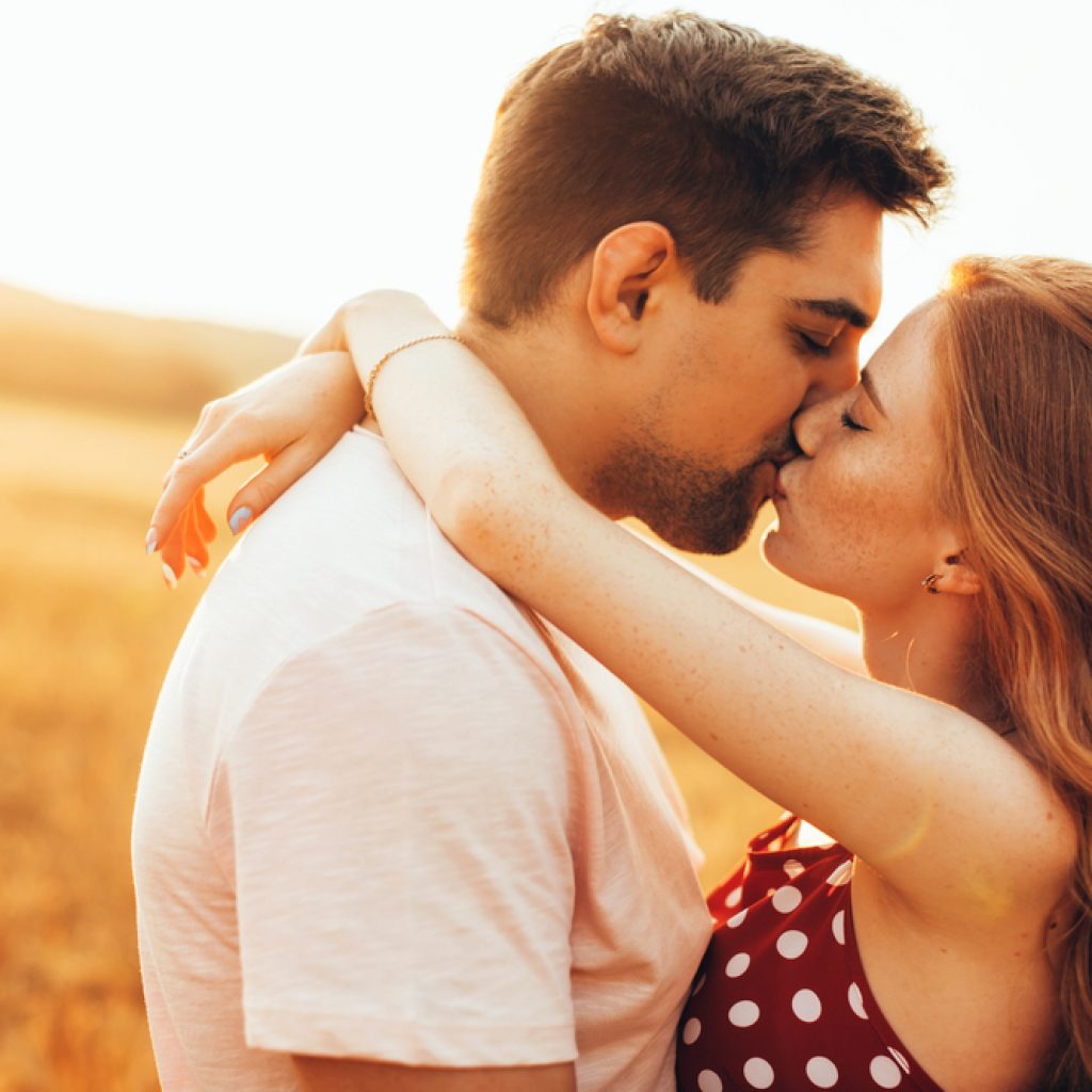 Psychologie Verklaart Waarom Het Zo Belangrijk Is Om In Een Huwelijk Te Kussen