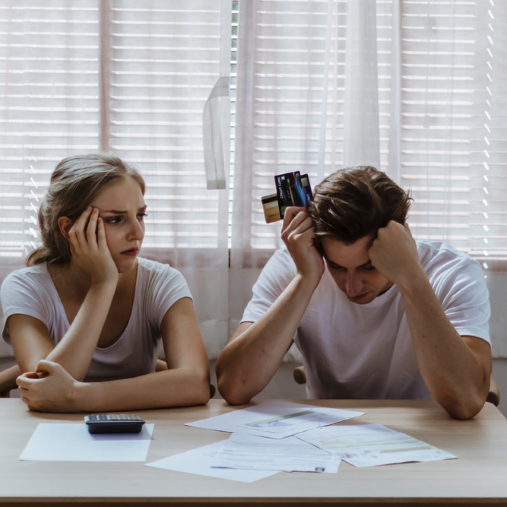 Financieel Misbruik In Een Huwelijk 5 Tekenen Dat  Je Slachtoffer Bent