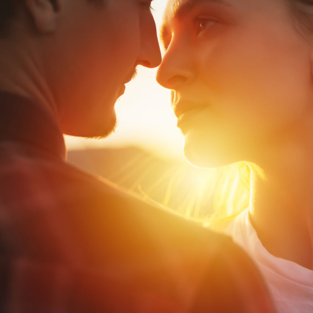 Ben Je Een Liefdesverslaafde? 10 Tekenen Dat Je Verslaafd Bent Aan Romantiek