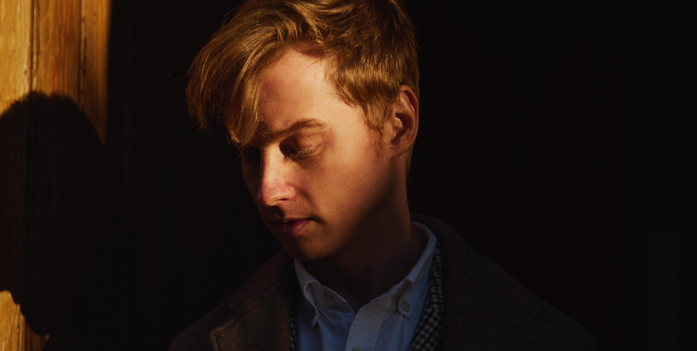 8 Tekenen Dat Hij Doet Alsof Hij Van Je Houdt