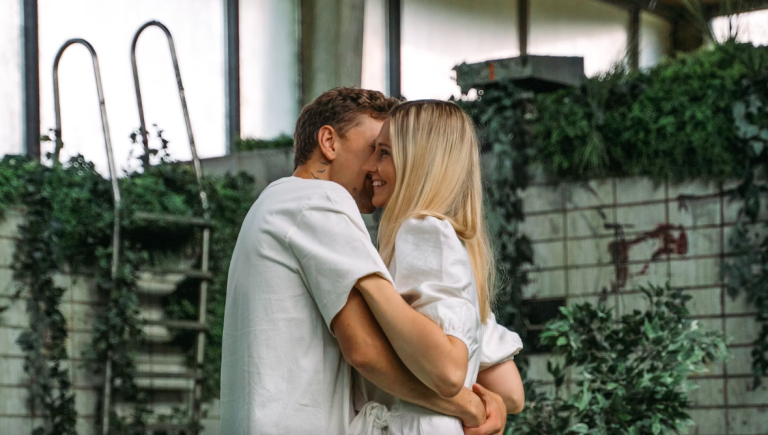 14 Kleine Dingen Die Op Liefde Lijken, Maar Die Eigenlijk Manipulatie Zijn