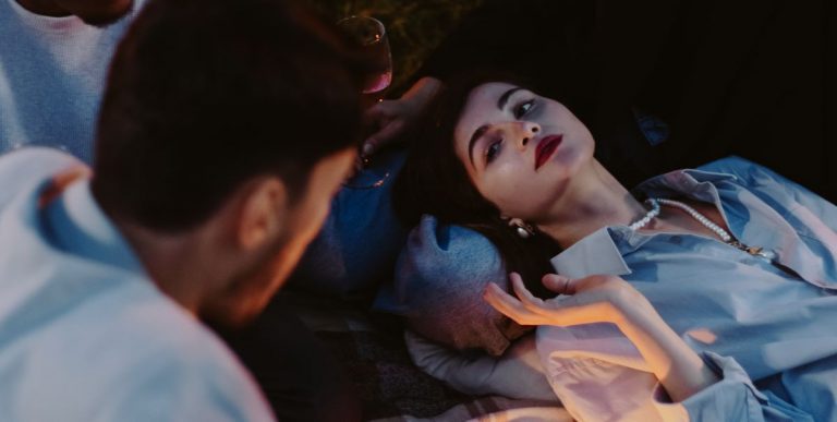 5 Manieren Waarop Je Per Ongeluk Je Partner Onzeker Maakt 1