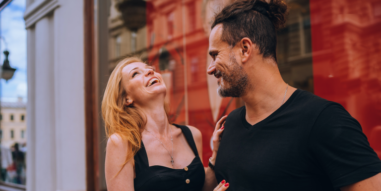 Stomme Dingen Die Mannen Doen Waardoor Vrouwen Denken Dat Hij Haar Leuk Vindt