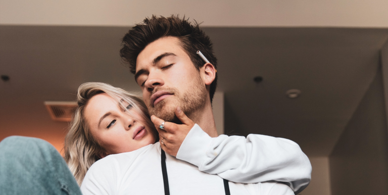 15 Tekenen Van Obsessieve Liefde Van Je Partner En Waarom Je Weg Zou Moeten Gaan